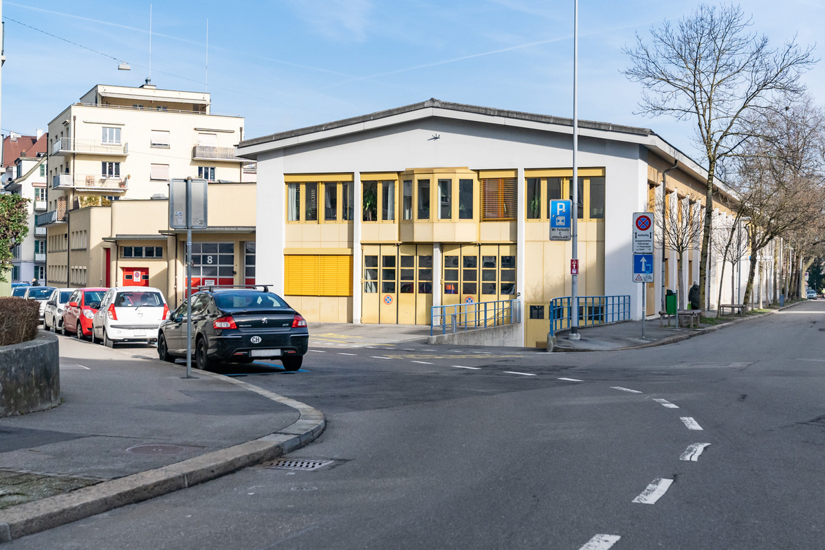 Selbes Gebäude, andere Nutzung. Im damaligen Depot ist heute die Feuerwehr Stadt Luzern zuhause. 