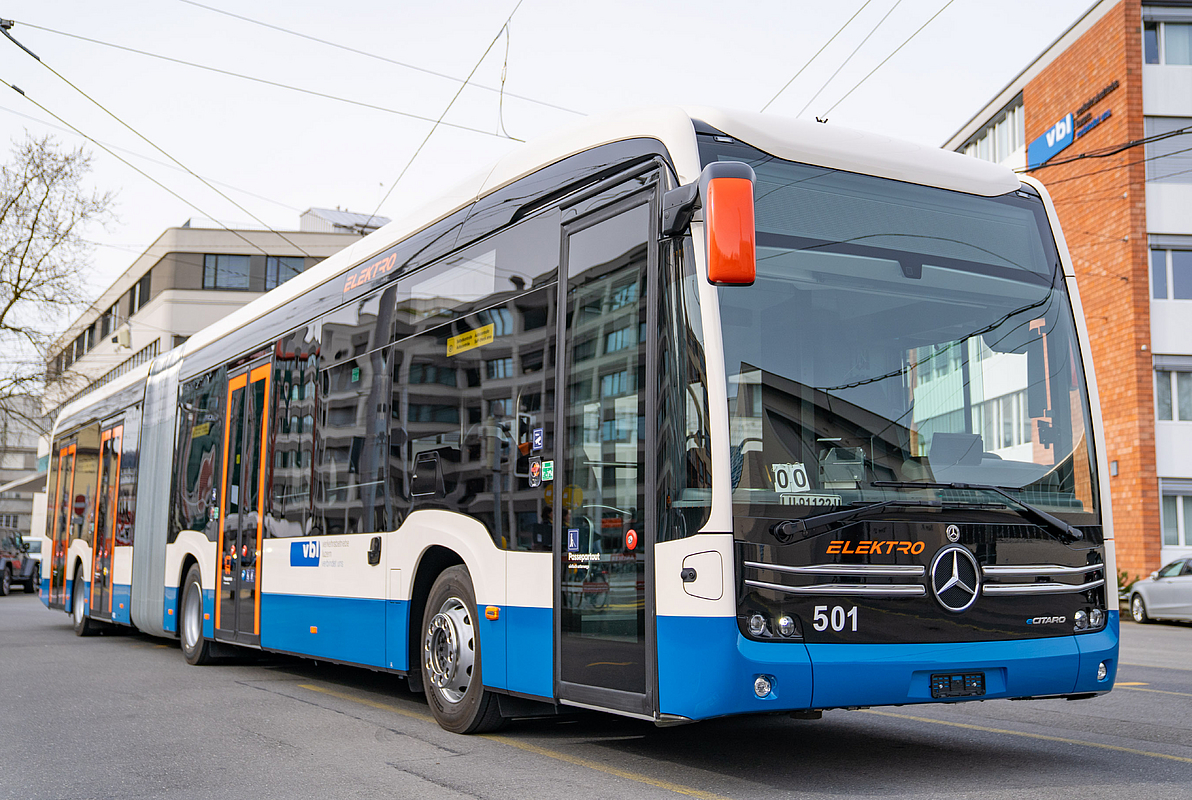 Am 24.02.24 wurde die Elektrobus-Flotte mit 3 Gelenkbussen erweitert.